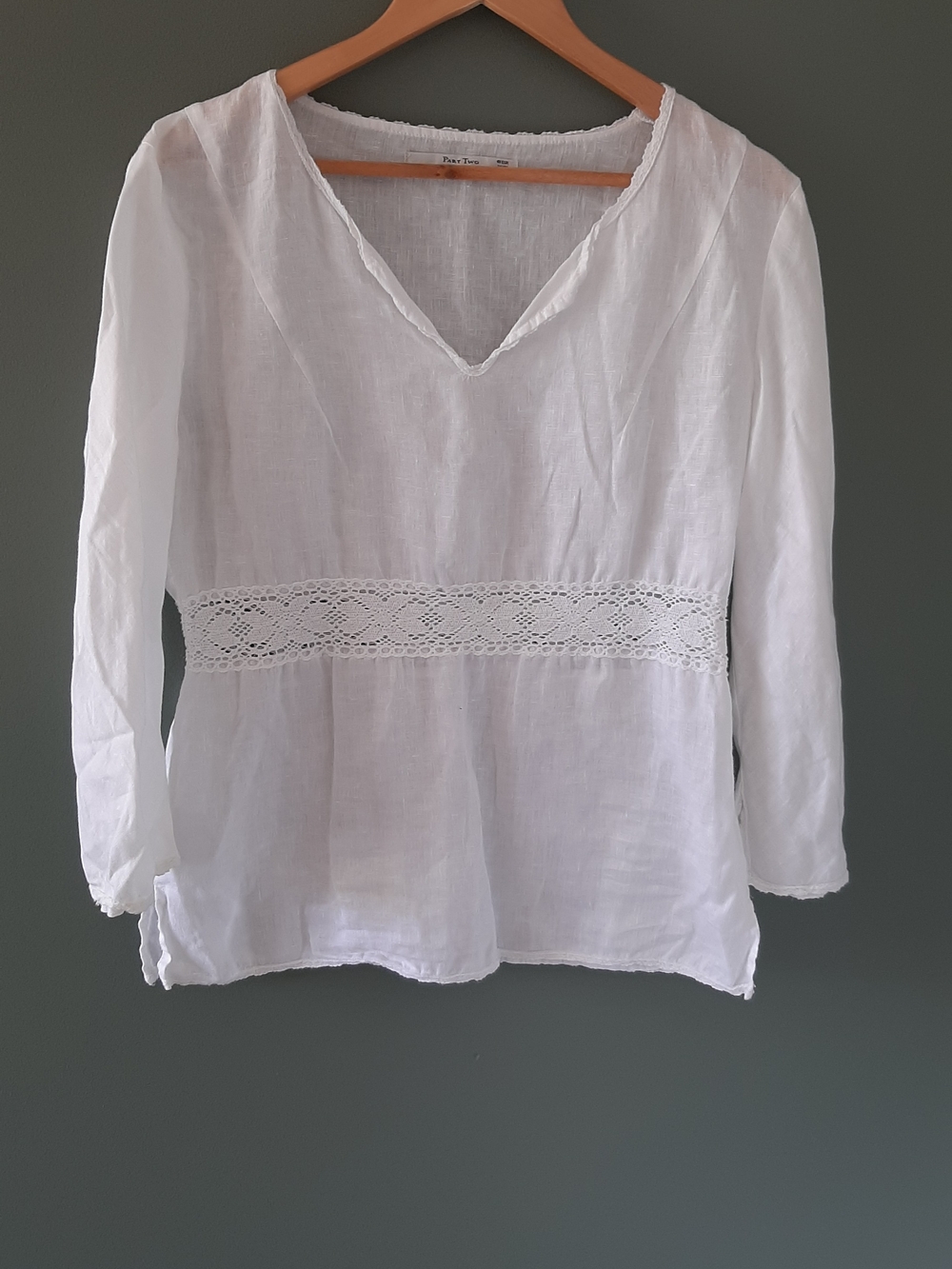Part Two Women's White Linen V-Neck Crochet Waist Top